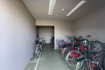屋内に設けられた駐輪場