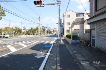 敷地北側の前面道路　