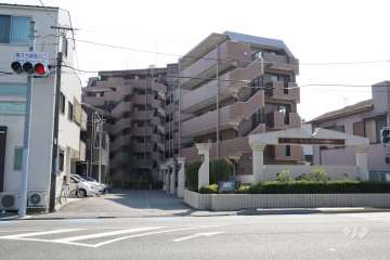 ライオンズガーデン等々力緑地の外観(北東側から)　　