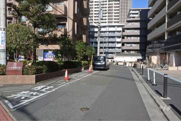 敷地東側の前面道路