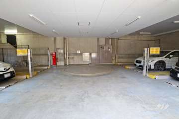 敷地内駐車場（屋内機械式）