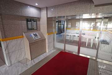 エントランスはオートロック付きです。