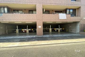 敷地内駐車場（屋内機械式）