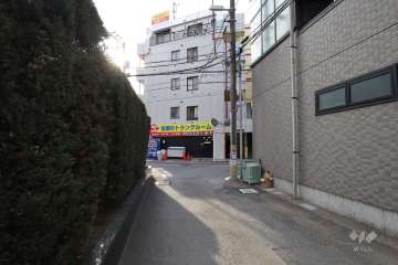敷地北側の前面道路(東側から)