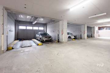 敷地内駐車場（屋内機械式）
