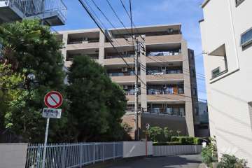 ライオンズガーデン武蔵小杉の外観（東側から）