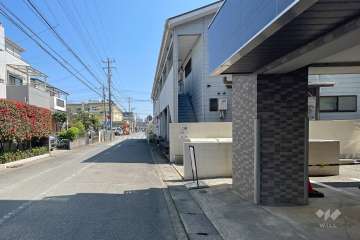 敷地北側の前面道路