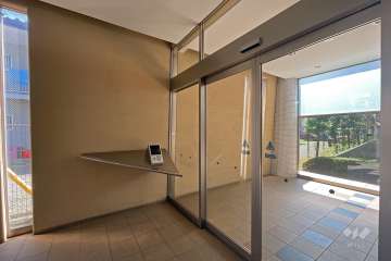 エントランスはオートロック付きです。