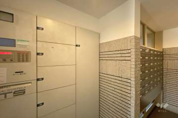 宅配ボックスと共用ポストボックス