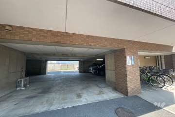 敷地内駐車場（屋内平面式）