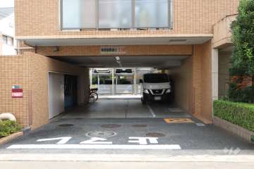 駐車場の出入り口