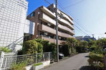 クリオ武蔵中原弐番館の外観（南西側から）