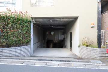 駐車場の出入り口