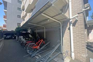 駐輪場（屋根付き）