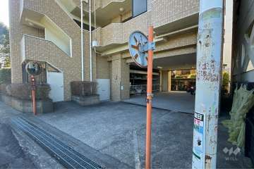 駐車場の出入り口