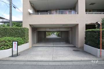 駐車場の出入り口