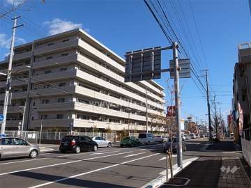 敷地南側は山幹通りに面しています。
