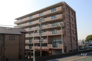 クリオ多摩川緑地壱番館の外観(西側から)