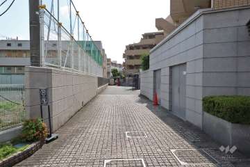 駐車場出入口