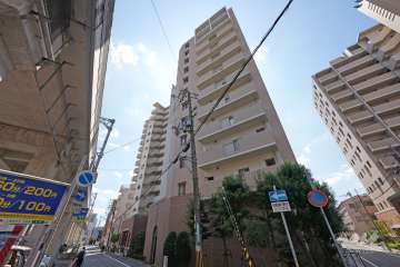 ロイヤル西宮今津駅前の外観（北西側から）