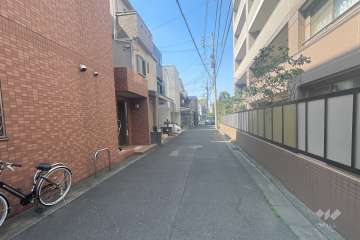 敷地南側の前面道路　
