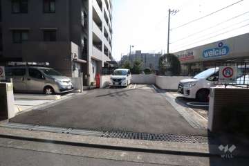敷地内駐車場（屋外機械式と屋外平面式）　