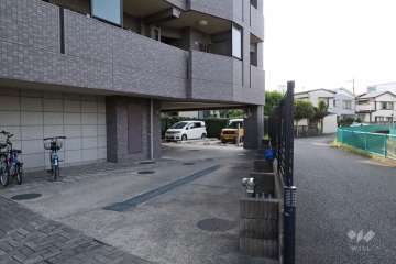 敷地内駐車場（屋外機械式）