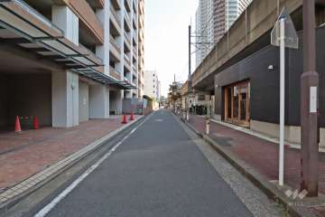 マンションの南側道路