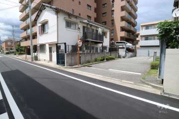 駐車場の出入り口（東側）