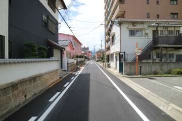 敷地南側の前面道路