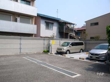敷地内屋外駐車場