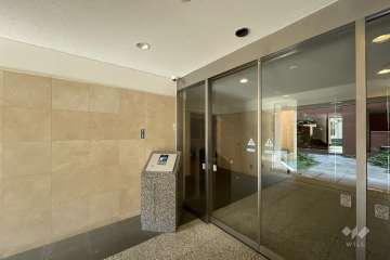 エントランスはオートロック付きです。