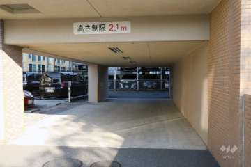 駐車場の出入り口　