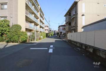 敷地南側の前面道路　
