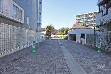 駐車場の出入り口