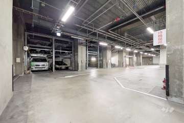 敷地内駐車場（屋内機械式）