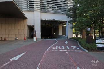 駐車場の出入り口