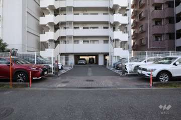敷地内駐車場（屋外平面式・屋外機械式・屋内平面式）