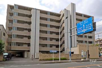 クレストフォルム武蔵小杉御殿町の外観（南東側から）