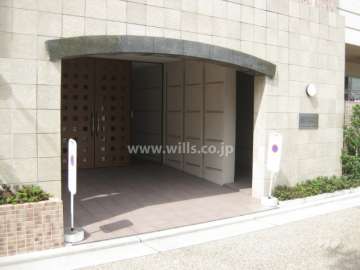 建物1階にある敷地内駐車場（機械式）