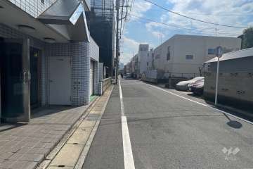 敷地南側の前面道路