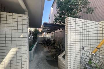 駐輪場（屋根付き）