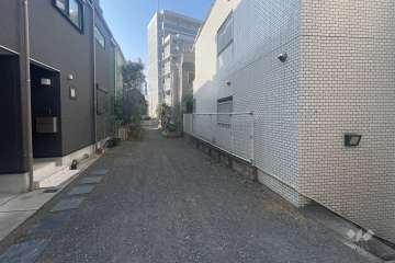 敷地東側の前面道路　