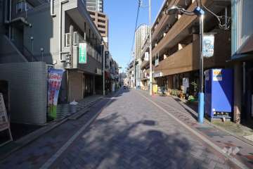 敷地北西側の前面道路