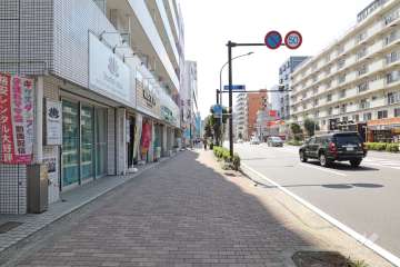 敷地西側の前面道路　