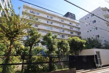 朝日多摩川マンションの外観(北西側から)