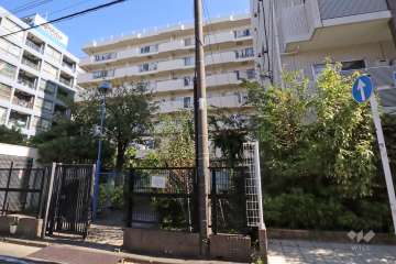 朝日多摩川マンションの外観(南西側から)