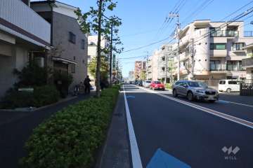 敷地北側の前面道路