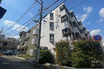 スカイコート武蔵小杉４の外観（南東側から）