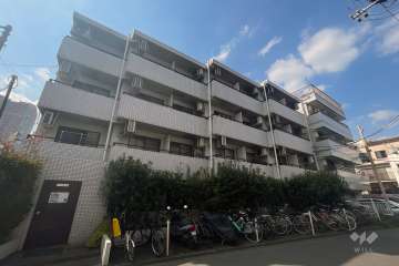 スカイコート武蔵小杉４の外観（南東側から）